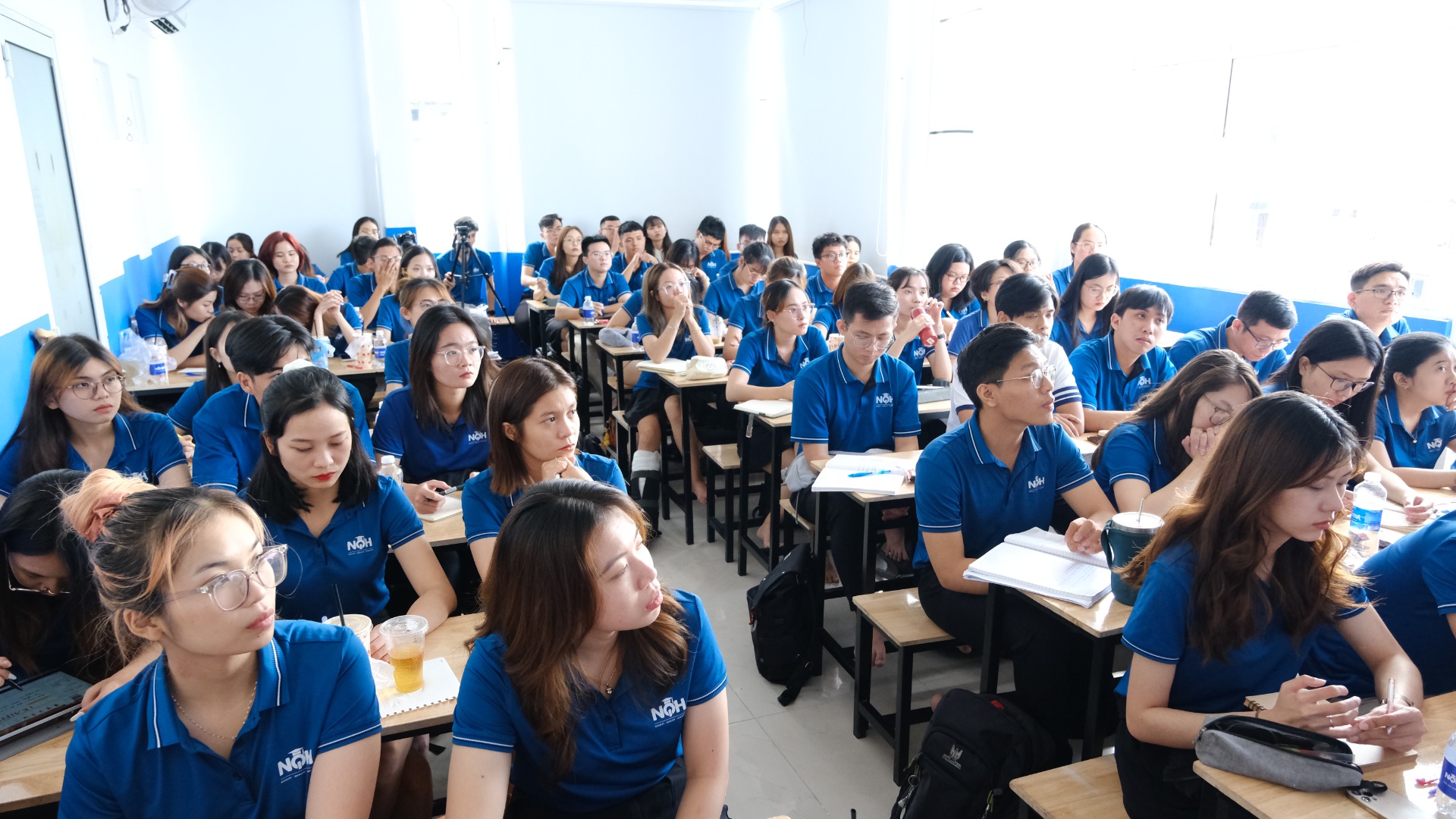 Toàn thể tutor tại buổi training