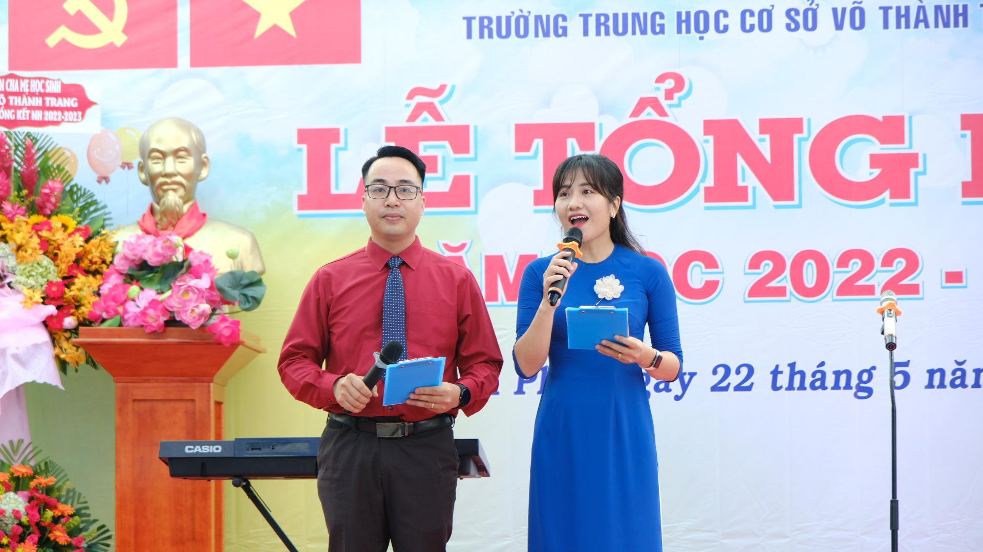 Sự kiện trao tặng quà và học bổng chắp cánh đến từ NQH ENGLISH